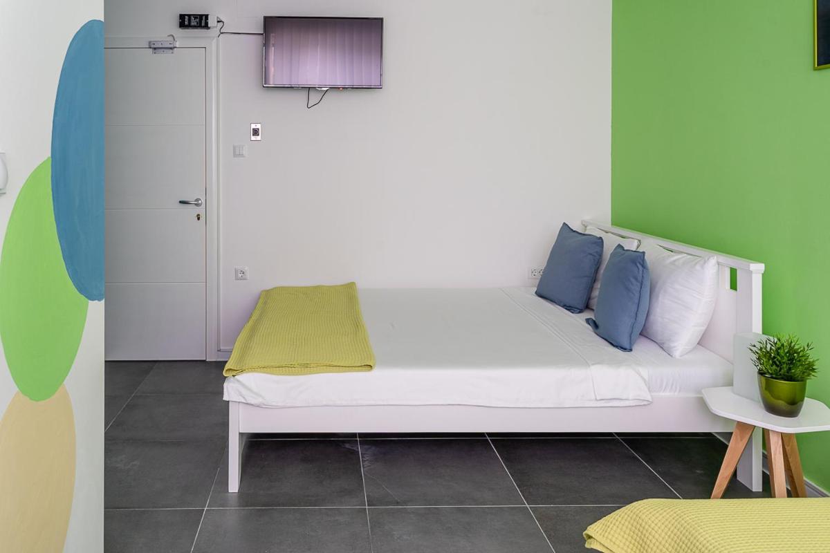 Kostovski Rooms-Near E75 To Greece Велес Экстерьер фото
