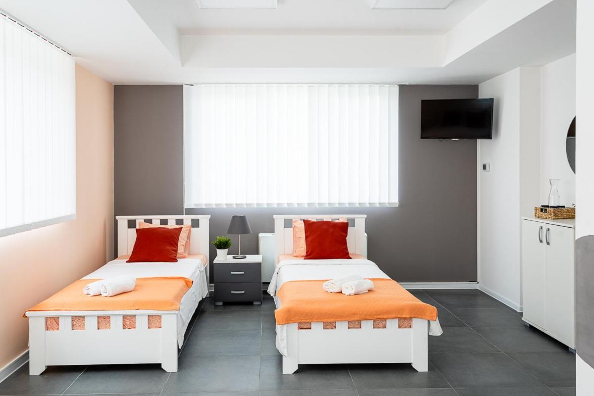 Kostovski Rooms-Near E75 To Greece Велес Экстерьер фото