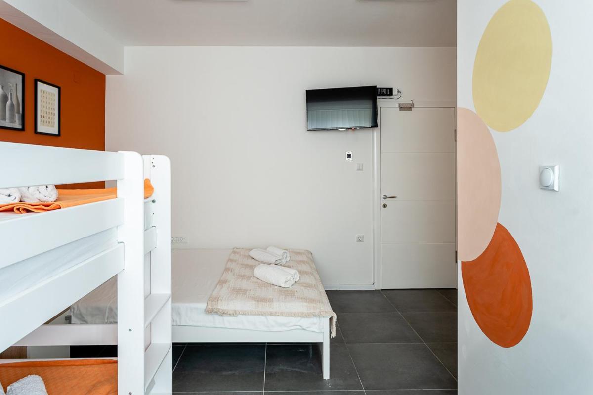 Kostovski Rooms-Near E75 To Greece Велес Экстерьер фото